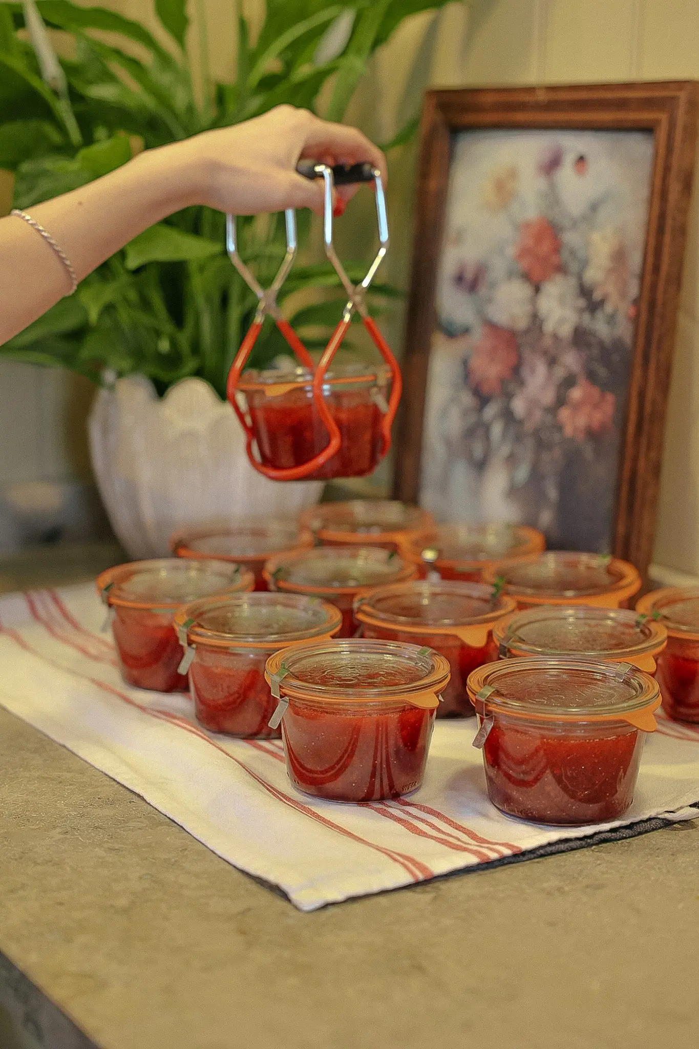 Kokad sylt i glasburkar